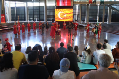 Panorama 1326’da mehter ve kılıç kalkan gösterileri sürüyor