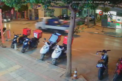 Park yerinden çıkan otomobile çarpan motosikletli yaralandı