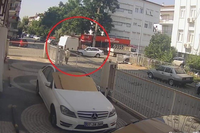 Kavşakta Kaza: Kamyonet ile Otomobil Çarpıştı