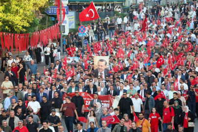 Bursa'da 'Demokrasi ve Bayrak Yürüyüşü'