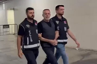 Haluk Levent'in elleri kelepçeli görüntüsü ortaya çıktı
