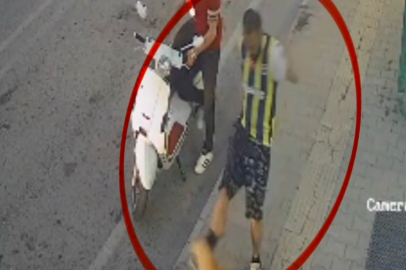 Kediye Tekme Atma Anı Kamerada...