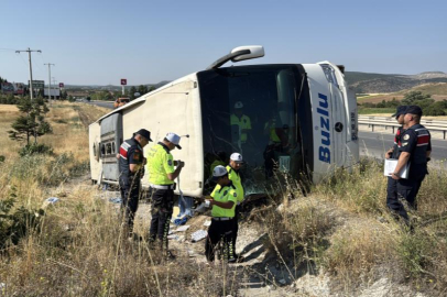 Yolcu otobüsü devrildi: 24 yaralı
