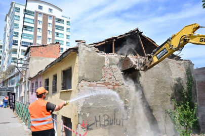 Sinandede Mahallesi’nde kentsel dönüşüm için yıkım başladı