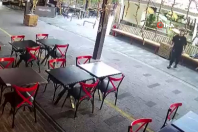 Yardım ediyormuş gibi yaptı, cüzdanını çaldı