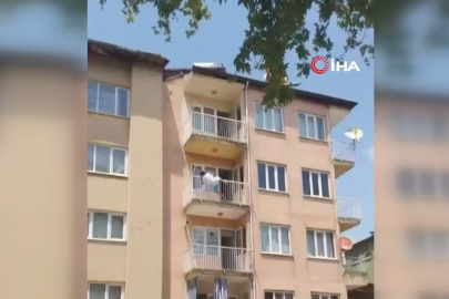 Yarı çıplak sokağa çıkan kadın daha sonra 3. kattan atladı