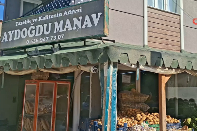 Kütahyalı manavın eliyle karpuz soyma videosu sosyal medyada viral oldu