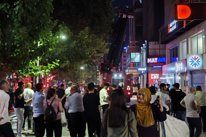 5 Katlı Plazada Yangın
