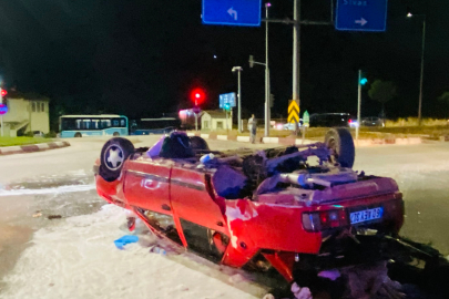 Tofaş marka otomobil ters döndü: 2 kişi ölümden döndü