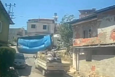 Rampayı Çıkmakta Zorlanan Tır Devrildi