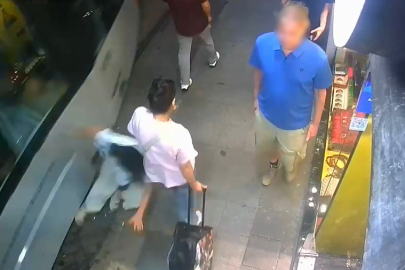Tramvay kadına çarptı