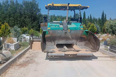 Hamitler Kent Mezarlığı'ndaki ara yollara soğuk asfalt atılıyor