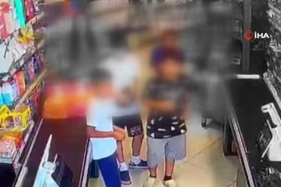 Çocuğu yerden yere vurarak darp etti, o anlar kameraya yansıdı