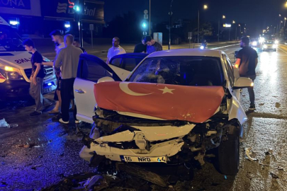 Bursa’da ters yöne giren otomobil kazaya karıştı: 7 yaralı