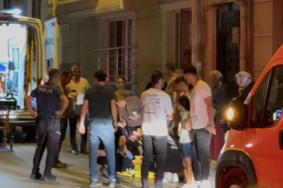 Aniden yola fırlayan çocuğa minibüs çarptı
