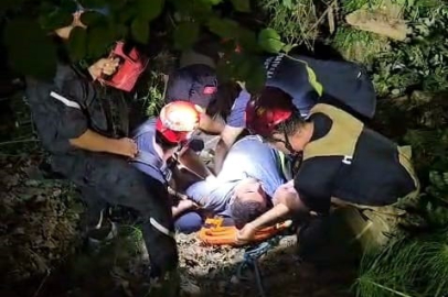 Elektrikli bisiklet ile uçuruma yuvarlandılar: 3 çocuk yaralandı