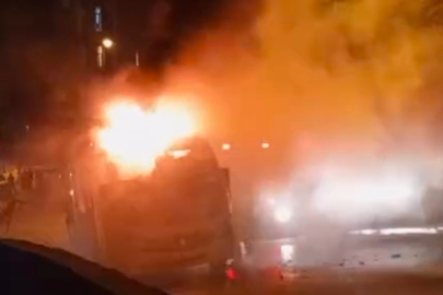 Kartal'da Minibüs Alevlere Teslim Oldu