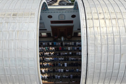 Bursa'daki 'Sunrooflu Cami' mimarisiyle dikkat çekiyor