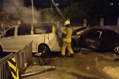 Kaza Yapan Otomobil Alevlere Teslim Oldu
