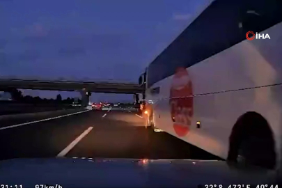 Otobüs kaza yaptırdı, ailenin çığlıkları kameraya yansıdı