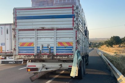 Kamyonet Kamyona Arkadan Çarptı: 1 Ölü