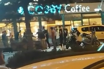 İki grup arası kavga kamerada