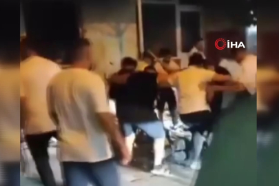 Kadını darp eden adamı mahallelinin linç anları kamerada