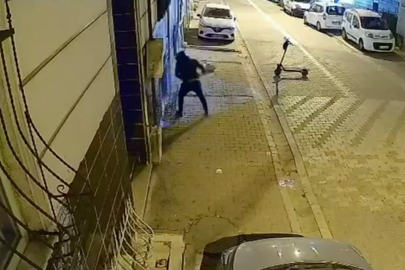 Gece yarısı camları kıran eski sevgili kameraya yansıdı