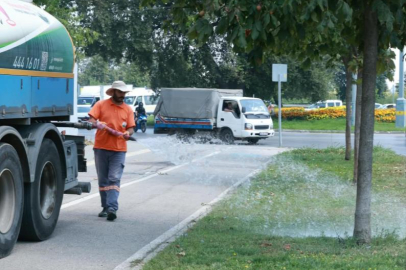 Osmangazi’de Yeşil Alanlar Yaz Boyunca Sulanıyor