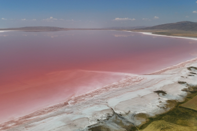 Tuz Gölü pembe bir masala dönüştü
