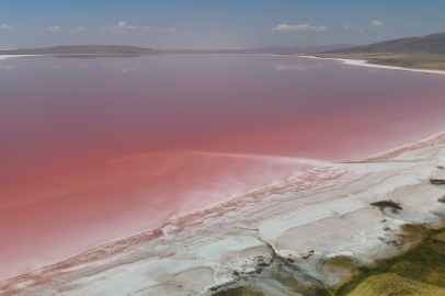 Tuz Gölü pembe bir masala dönüştü