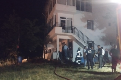 İki Katlı Müstakil Ev Alevlere Teslim Oldu