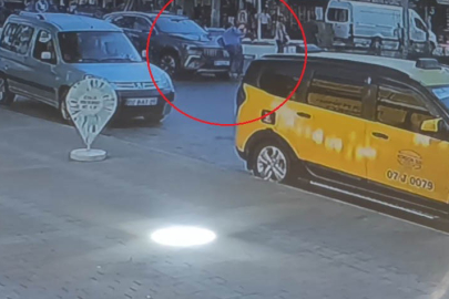 Panikle koşunca otomobil çarptı