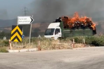 Kamyondaki balyalar alev aldı, yola devam edip aracını böyle kurtarmaya çalıştı