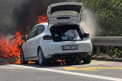 Seyir Halindeki Otomobil Alev Alev Yandı
