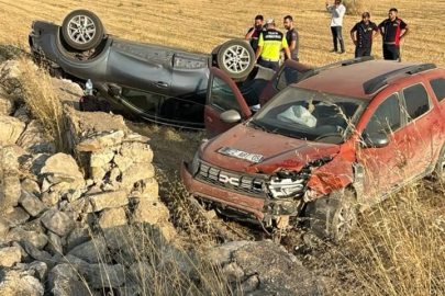 İki Otomobil Çarpıştı: 1 Ölü, 5 Yaralı
