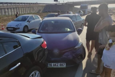 Bursa'da 5 araçlı zincirleme kaza: 1 yaralı