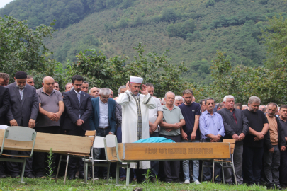 Dereye düşerek hayatını kaybeden iki kız kardeş toprağa verildi