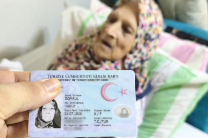 Tarihe tanıklık eden 100 yaşındaki kadın, torununun torununu görerek 171 kişilik aileye sahip oldu
