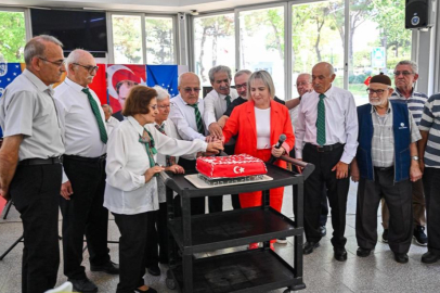 Bursa'da 7'den 70'e zafer sevinci