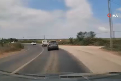Bursa'da viraja hızlı giren otomobil kazaya sebep oldu: O anlar kamerada