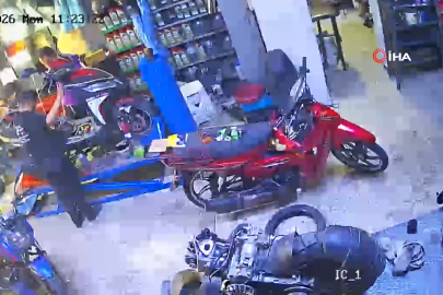 Motosiklet tamirhanesinde ilginç anlar