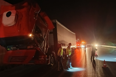 Yolda tamir yapan şahsa otomobil çarptı: Hayati tehlikesi var