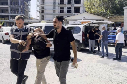 Polis kılığında yaşlı kadını dolandıran 2 şüpheli tutuklandı