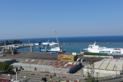 Dron saldırısına uğrayan Ro-Ro gemisi Trabzon Limanı’nda...
