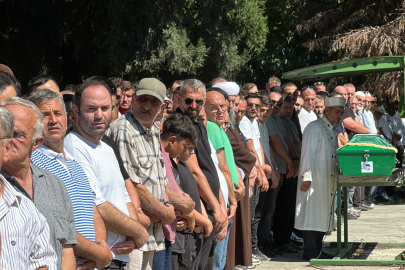 Sığ suya atlarken boynu kırılan Arif Erman toprağa verildi