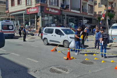 Otomobili kurşun yağmuruna tutulan sürücü hayatını kaybetti