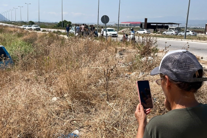 Halk Otobüsü Yol Kenarına Devrildi