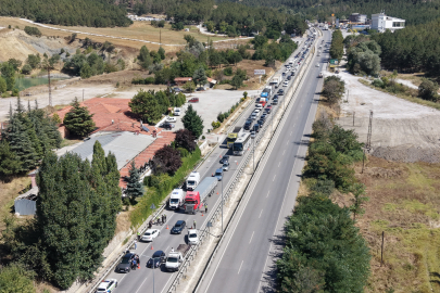 3 Araç Birbirine Girdi : 5 Yaralı