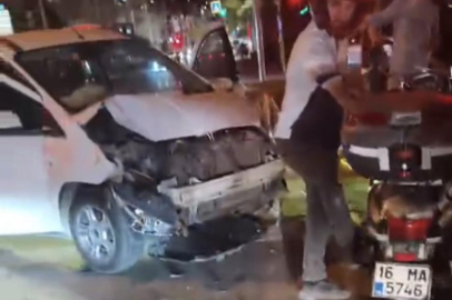 Kırmızı ışıkta geçen motosiklete otomobil çarptı: 1 ölü, 1 yaralı